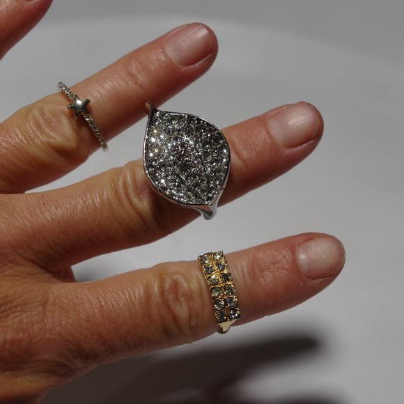 Jewelry - Costume ring set/lot. Size 7.